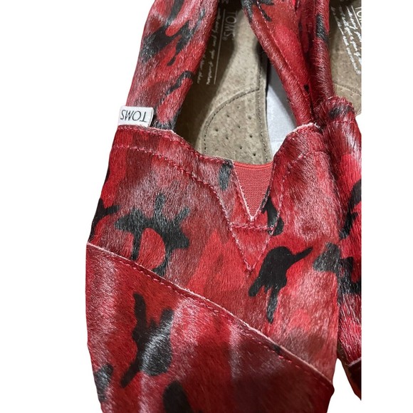 TOM’S for Neiman Marcus Men’s Red and Black Calf Hair Camouflage Slip On Shoes 8 main image 5